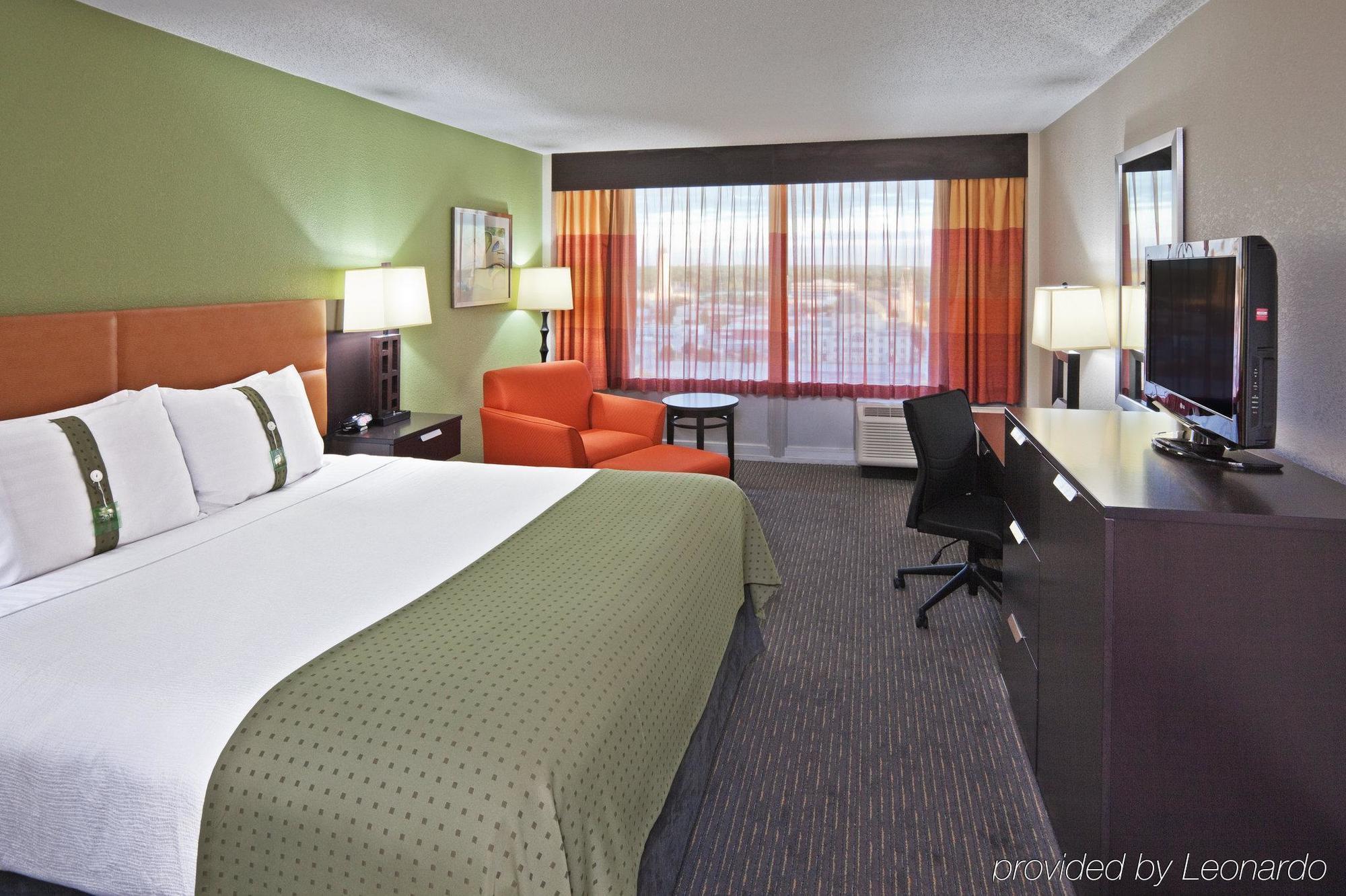 17 West Hotel, Ascend Hotel Collection Tulsa Room photo